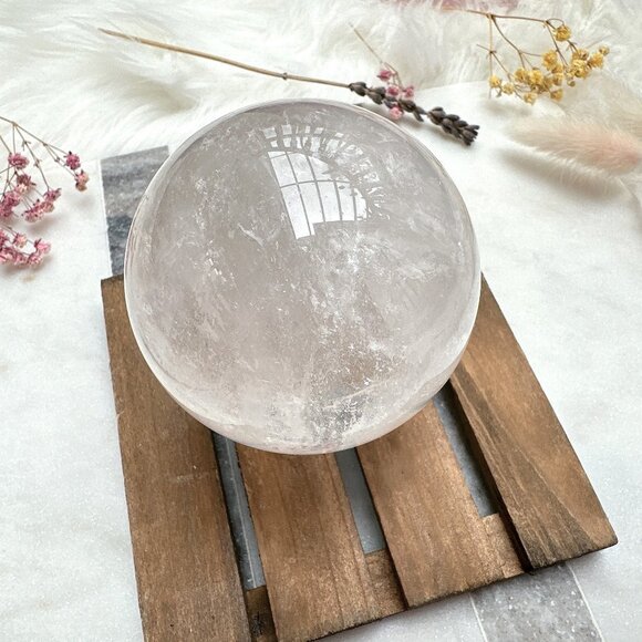 Gorgeous Clear Quartz Sphere - Picture 2 of 6